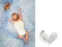 Baby mit Engelsflügeln und Kuscheltier