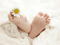 Babyfüßchen mit Blümchen