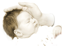 neugeborenes Baby mit Mamas Hand