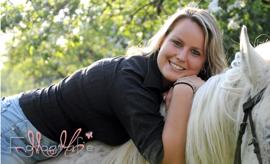 Pferdefoto, Pferd und Mädchen, Pferdefotografie, schöne Pferdefotos, Fotografie Marita Hüttner, Pferdefotograf Heilbronn, Bietigheim, Bruchsal, Pferdefotograf, 