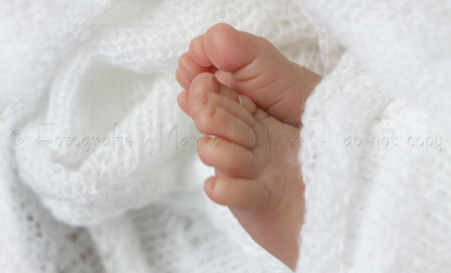 Foto von kleinen Babyfüßchen