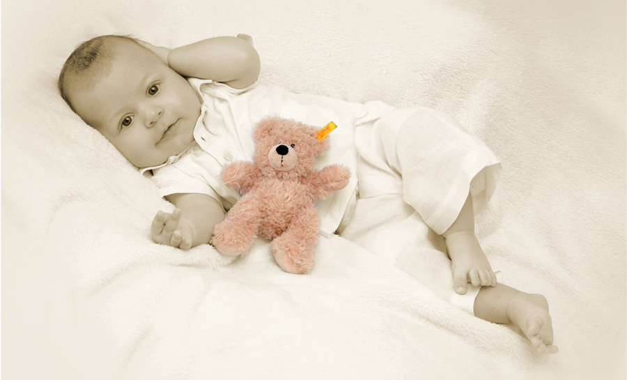 Babyfoto sepia mit Farbe