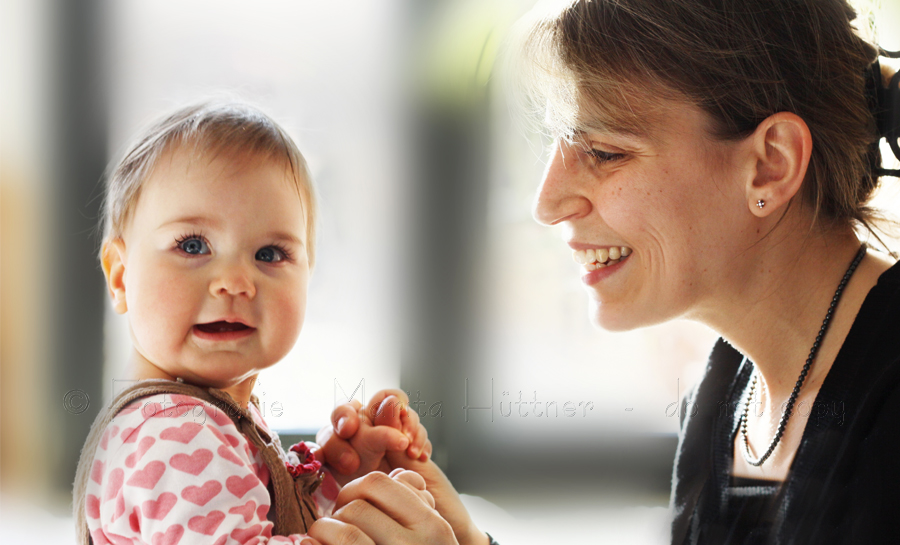 eine Mutter und ihr Baby