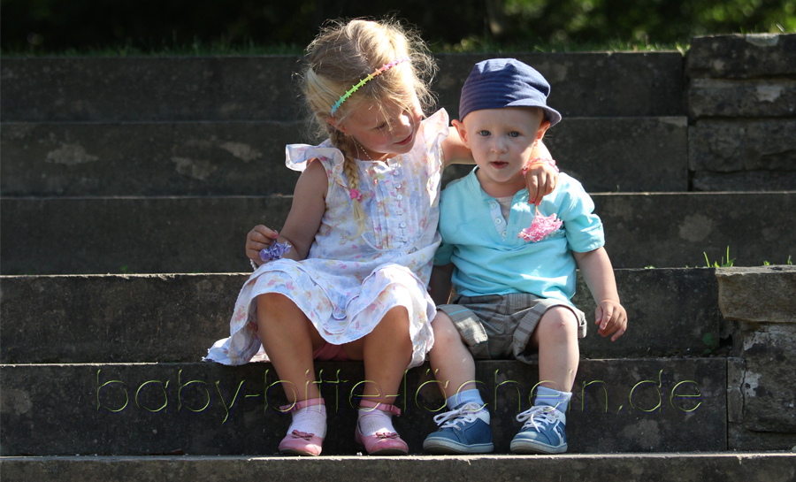Geschwisterfoto, Fotografin für Kinder, Shooting für Kinder, Kinder, Kinderfotograf, Kinderfotos, schöne Babyfotos, Kinderfotos zuhause, Babyfotografin, Babyfotoshooting, Shooting Kinder und Familie, Fotografie Marita Hüttner, Sinsheim, Mosbach, Bietigheim, Ilsfeld, Lauffen, Eppingen, Kraichtal, Bretten, Bruchsal, Bretzfeld, Brackenheim, Bönnigheim, Öhringen, Neuenstadt, Neckarsulm, Neudenau, Bad Friedrichshall, Bad Wimpfen, Bad Rappenau, 