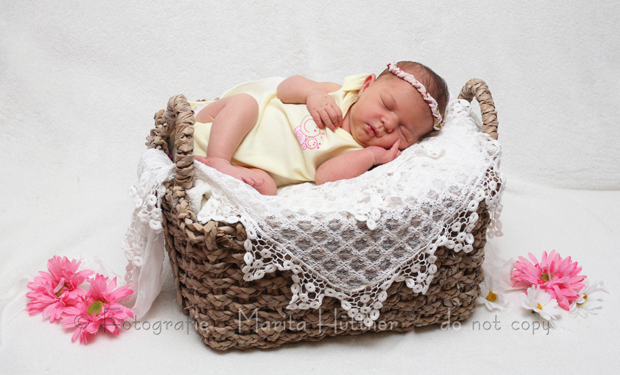 Profi Babyfotografie, professionelle Babyfotos, Baby, Neugeborenes, neugeboren, Babyfotograf, Babybilder, schöne Babyfotos, Babyfotos zuhause, Babyfotografin, Babyfotoshooting, Marita Hüttner, Babyfotografie Heilbronn, Sinsheim, Mosbach, Bietigheim, Ilsfeld, Lauffen, Eppingen, Kraichtal, Bretten, Bruchsal, Bretzfeld, Brackenheim, Bönnigheim, Öhringen, Neuenstadt, Neckarsulm, Neudenau, Bad Friedrichshall, Bad Wimpfen, Bad Rappenau, 