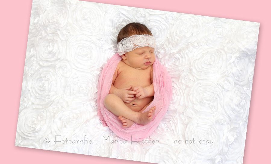 Neugeborenes, Baby,  Babyfotografie Heilbronn, Shooting neugeborenes Baby, Kinder, Kinderfotograf, Kinderfotos, schöne Babyfotos, Kinderfotos zuhause, Babyfotografin, Babyfotoshooting, Shooting Kinder und Familie, Fotografie Marita Hüttner, Sinsheim, Mosbach, Bietigheim, Ilsfeld, Lauffen, Eppingen, Kraichtal, Bretten, Bruchsal, Bretzfeld, Brackenheim, Bönnigheim, Öhringen, Neuenstadt, Neckarsulm, Neudenau, Bad Friedrichshall, Bad Wimpfen, Bad Rappenau, 