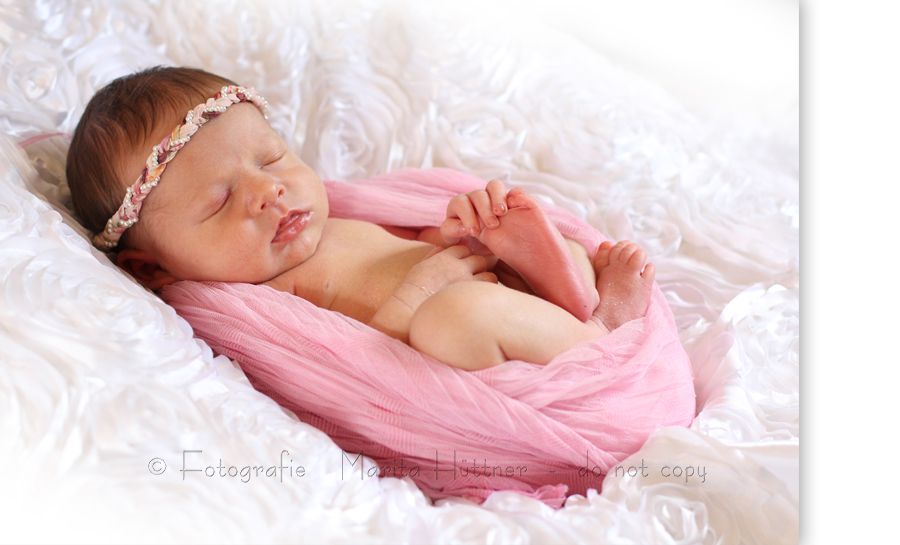 neugeborenes Baby, kleines Baby, Fotografin, Profifotografin, professionelle Fotografie, Fotoshooting, Babyshooting, Neugeborenenfotograf, Baby, Babyfotograf, Neugeboren, Kinder, Familie, Marita Hüttner, Babyfotografie Heilbronn, Öhringen, Bretzfeld, Bretten, Heilbronn, Eppingen, Sinsheim, Mosbach, Bruchsal, Bönnigheim, Ilsfeld, Lauffen, Kraichtal, Bad Wimpfen, Bad Friedrichshall, Bad Rappenau, Waghäusel, Schönborn, Mosbach, Marita Hüttner Fotografie