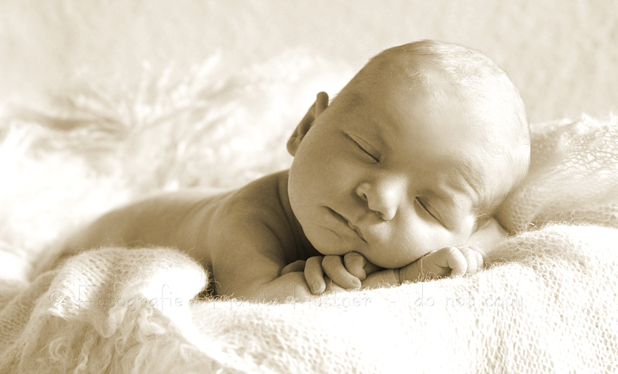 Kinder, Kinderfotograf, Kinderfotos, schöne Babyfotos, Babyfotografie Heilbronn, Kinderfotos zuhause, Babyfotografin, Babyfotoshooting, Shooting Kinder und Familie, Fotografie Marita Hüttner, Sinsheim, Mosbach, Bietigheim, Ilsfeld, Lauffen, Eppingen, Kraichtal, Bretten, Bruchsal, Bretzfeld, Brackenheim, Bönnigheim, Öhringen, Neuenstadt, Neckarsulm, Neudenau, Bad Friedrichshall, Bad Wimpfen, Bad Rappenau, 