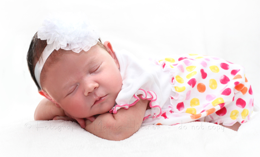 Babyshooting, professionelles Shooting neugeborenes, Shooting zuhause, Babyfotos, Neugeborenenfotos, mobile Fotografin Marita Hüttner, Outdoorshooting, Kinderbilder zuhause, Kindershooting zuhause, Eppingen, Bretten, Bruchsal, Bretzfeld, Sinsheim, Mosbach, Heilbronn, Leingarten, Schwaigern, Ilsfeld, Lauffen, Kraichtal, Oberderdingen
