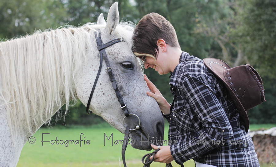 Pferdefotos, Pferdefotograf Sinsheim, Pferdefotograf Heilbronn, Pferdefotografie, schöne Pferdefotos, schöne Pferdebilder, Pferdefotoshooting, Pferde, Fotos, Fotografie Marita Hüttner, Heilbronn, Sinsheim, Mosbach, Bietigheim, Ilsfeld, Lauffen, Eppingen, Kraichtal, Bretten, Bruchsal, Bretzfeld, Brackenheim, Bönnigheim, Öhringen, Neuenstadt, Neckarsulm, Neudenau, Bad Friedrichshall, Bad Wimpfen, Bad Rappenau, 