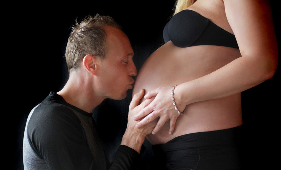 Familie schwanger, Fotoshooting Babybauch, professionelle Schwangerfotos, Babyfotograf, Babybilder, schöne Babyfotos, Babyfotos zuhause, Babyfotografin, Babyfotoshooting, Marita Hüttner, Babyfotografie Heilbronn, Babyfotografie Sinsheim, Mosbach, Bietigheim, Ilsfeld, Lauffen, Eppingen, Kraichtal, Bretten, Bruchsal, Bretzfeld, Brackenheim, Bönnigheim, Öhringen, Neuenstadt, Neckarsulm, Neudenau, Bad Friedrichshall, Bad Wimpfen, Bad Rappenau,