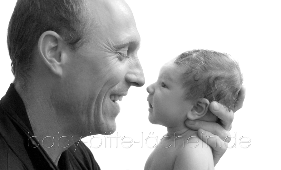 Papa-Baby-Fotos, kleines Baby, schöne Babyfotos, professionelle Fotografin schwanger und Baby, Baby, Babyfotograf, Neugeboren, Kinder, Familie, Öhringen, Bretzfeld, Bretten, Babyfotografie Heilbronn, Eppingen, Sinsheim, Mosbach, Bruchsal, Marita Hüttner Fotografie