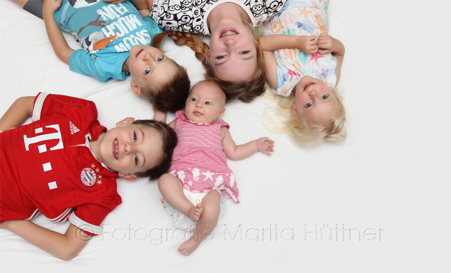 Babybilder, Babyfotos, Familienbilder, schöne Familienfotos, Fotograf Babys Bad Wimpfen, Fotografin Babys Bad Friedrichshall, Fotograf Neugeborene Angelbachtal, Fotografin Neugeborene Bretten, Babyfotografie Heilbronn, 