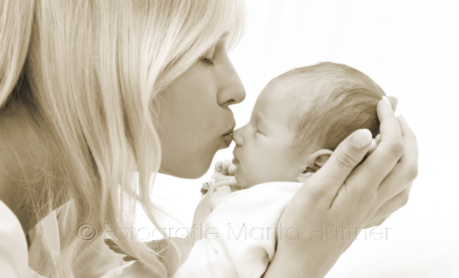 Neugeborenenfotos, Babyfotos, Babyfotografie, Babybilder,  Babyshooting, Fotoshooting, Neugeborenenshooting,  Fotoshooting neugeborene Babys, Sinsheim, Marita Hüttner,  Mosbach, Bietigheim, Ilsfeld, Lauffen, Eppingen, Kraichtal, Bretten,  Bruchsal, Bretzfeld, Babyfotografie Heilbronn,  Brackenheim, Bönnigheim, Öhringen, Neuenstadt, Neckarsulm, Neudenau,  Bad Friedrichshall, Bad Wimpfen, Bad Rappenau, 