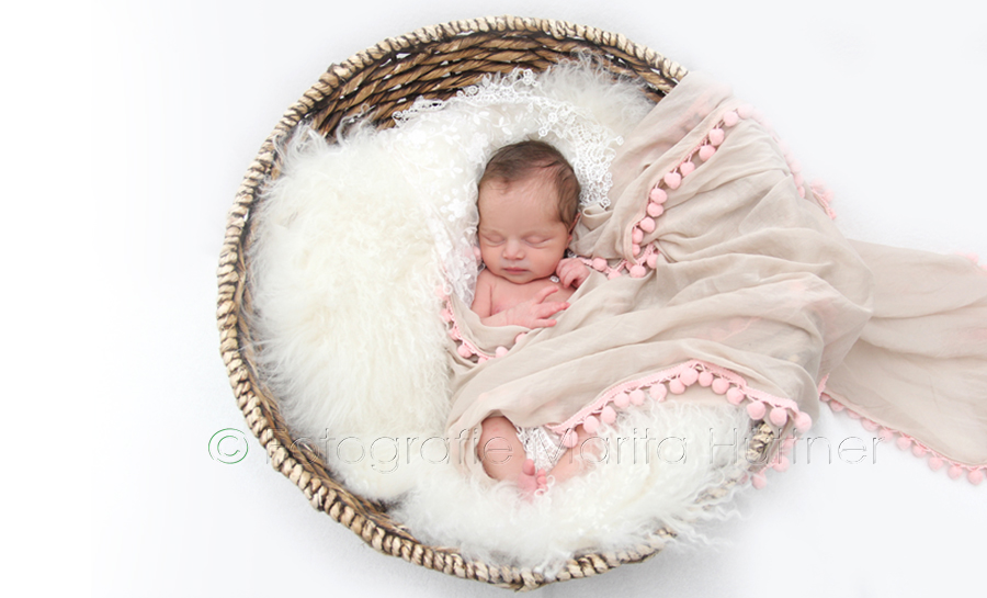 Babyfotos, Babyfotografie,  Babybilder, Babyshooting, Fotoshooting, Neugeborene,  Fotoshooting neugeborene Babys,  Sinsheim, Eppingen, Kraichtal, Bretten, Bruchsal, Bretzfeld,  Babyfotografie Heilbronn,  Brackenheim,  Bönnigeheim, Öhringen, Neuenstadt, Neckarsulm,  Bad Friedrichshall, Bad Wimpfen, Bad Rappenau, 