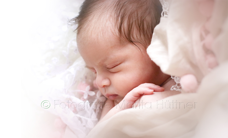 Fotoshooting zuhause, Fotoshooting daheim,  Shooting Baby zuhause,  Shooting Baby daheim, Fotografin Babys Kinder und Familie,  Brackenheim, Lauffen, Ilsfeld, Bietigheim, Bönnigheim, Sachsenheim,  Eppingen, Sinsheim, Mosbach, Neuenstadt, Neckarsulm, Babyfotografie Heilbronn,  Bad Friedrichshall, Öhringen, Bretzfeld, Neudenau