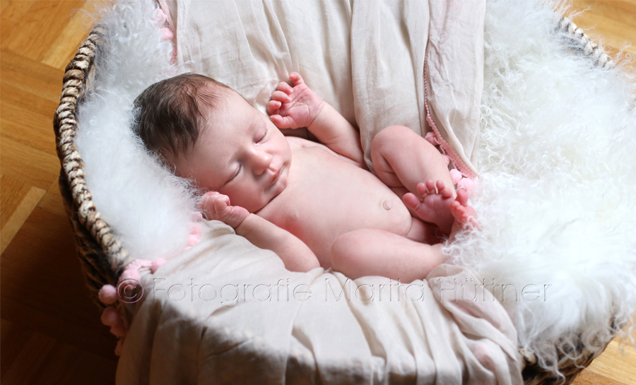 Newborn Shooting, Baby, Babyfotograf, Fotografin mobil für Neugeborene, Kinder, Familie, Öhringen, Bretzfeld,Fotografin Bretten, Babyfotografie Heilbronn,  Babyfotos Eppingen,Babyfotografin Sinsheim,Fotografin Mosbach,Fotografin Bruchsal, Marita Hüttner,