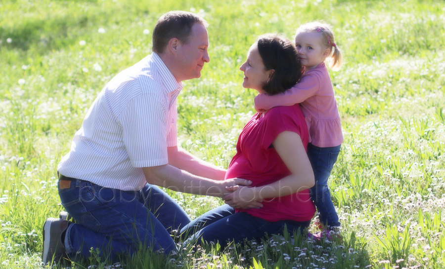 Schwangerschaft, Schwangerschaftsfotos, schöne Schwangerschaftsbilder, Fotoshooting schwanger, Babybauchshooting Oberderdingen, Fotograf Sinsheim, Fotografin Bretten, Brackenheim