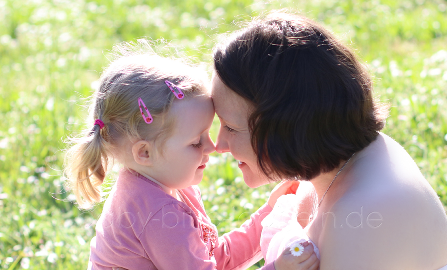 Schwangerschaft, Schwangerschaftsbilder, schöne Schwangerschaftsfotos, Fotoshooting schwanger, Babybauchbilder,Fotograf Mosbach, Bad Wimpfen, Schwaigern, Sinsheim, Bad Rappenau, Neuenstadt