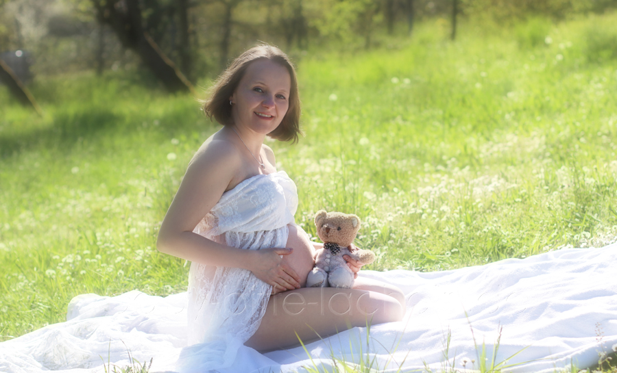 Fotograf Schwangerschaft, schöne schwanger Bilder, Schwangerschaftsfotos, Fotoshooting Schwanger, Angelbachtal, Bad Schönborn, Odenheim, Eppingen, Sinsheim